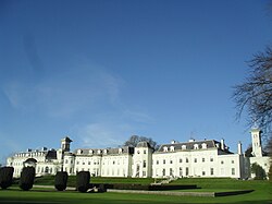 Khám Phá Thế Giới Đầy Màu Sắc Của Giá Xe Vision Màu Đỏ – Hành Trình Lý Thú